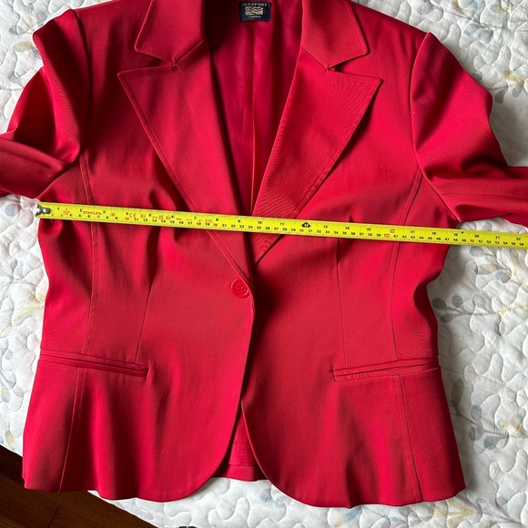 Pillar-box red fully lined jacket. Jax Sport. Size 10. - Picture 7 of 10